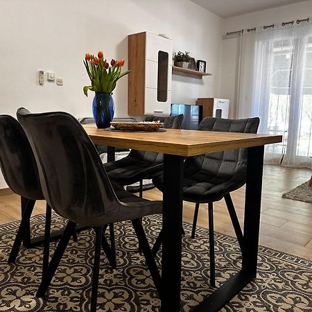 Apartmani Roko Biograd Na Moru Eksteriør billede