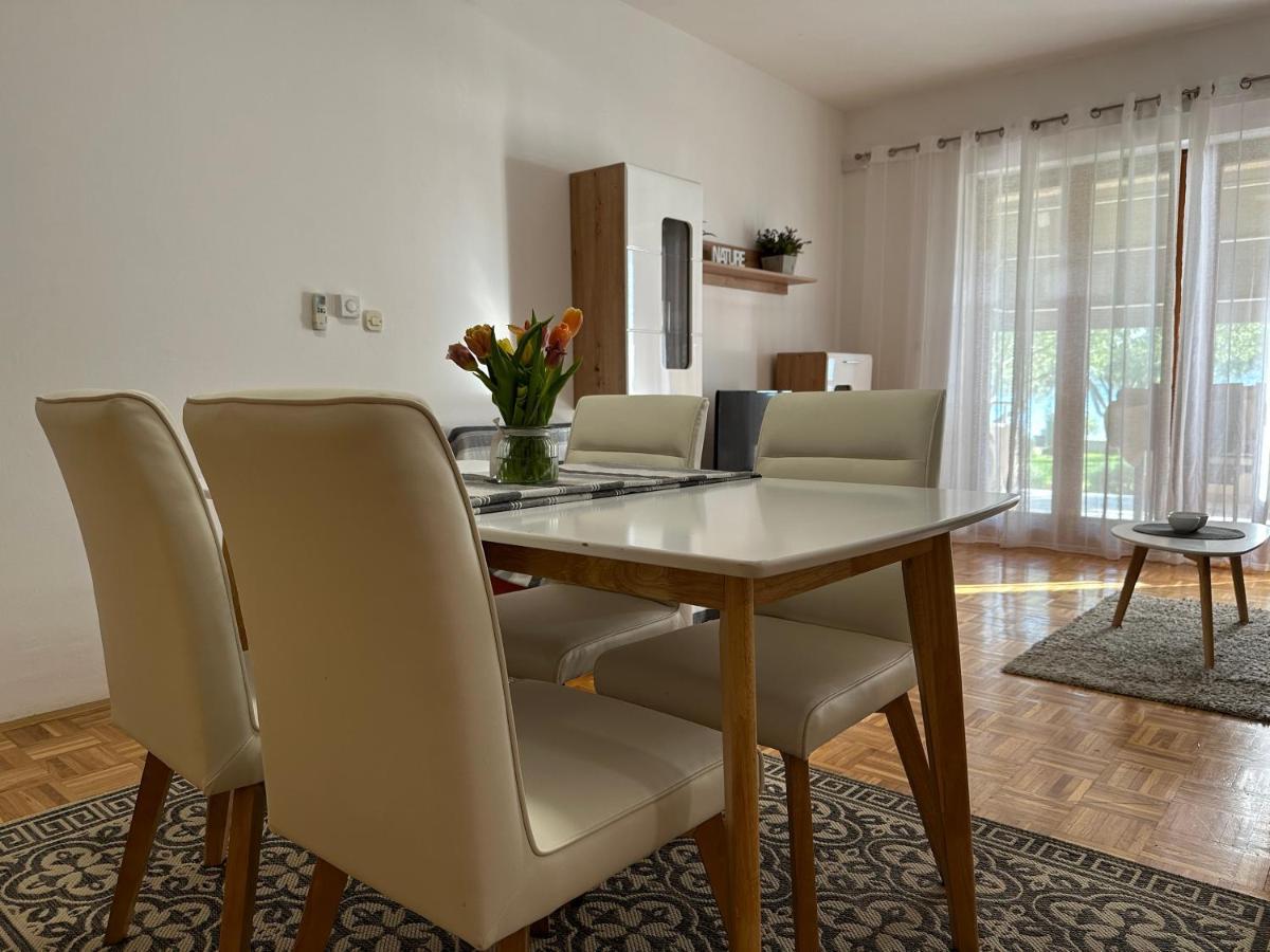 Apartmani Roko Biograd Na Moru Eksteriør billede