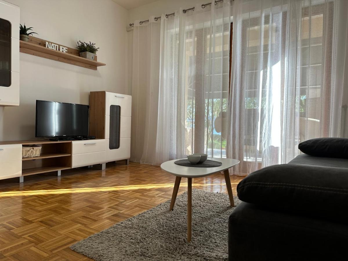 Apartmani Roko Biograd Na Moru Eksteriør billede