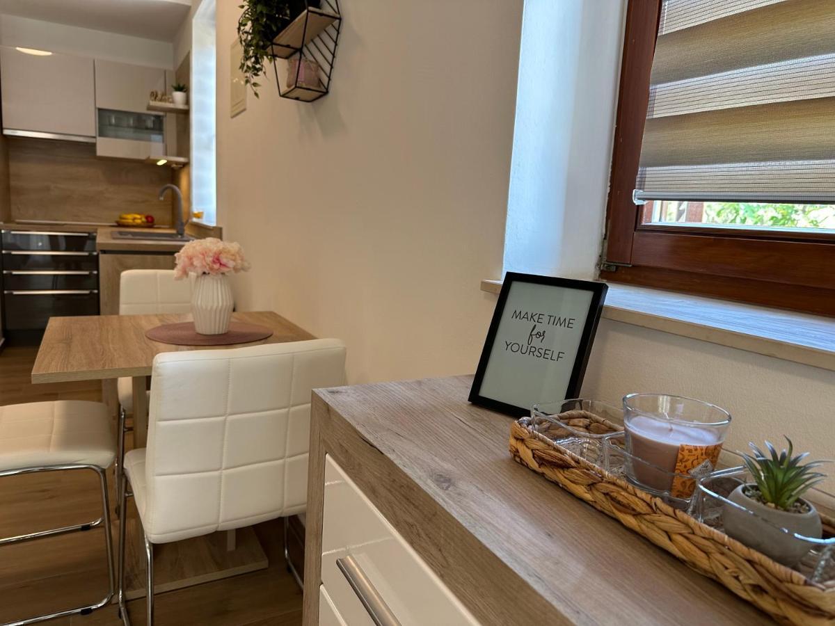 Apartmani Roko Biograd Na Moru Eksteriør billede