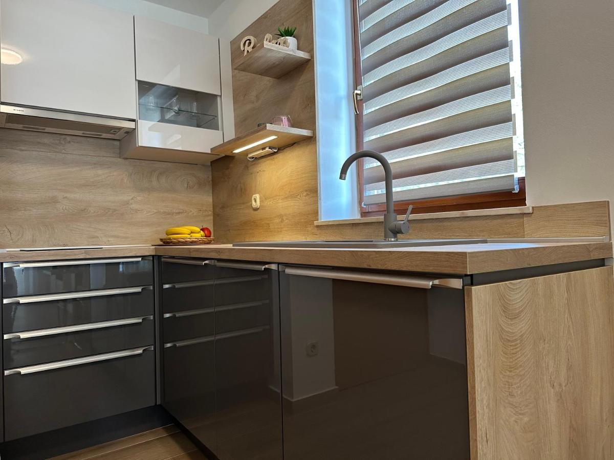 Apartmani Roko Biograd Na Moru Eksteriør billede