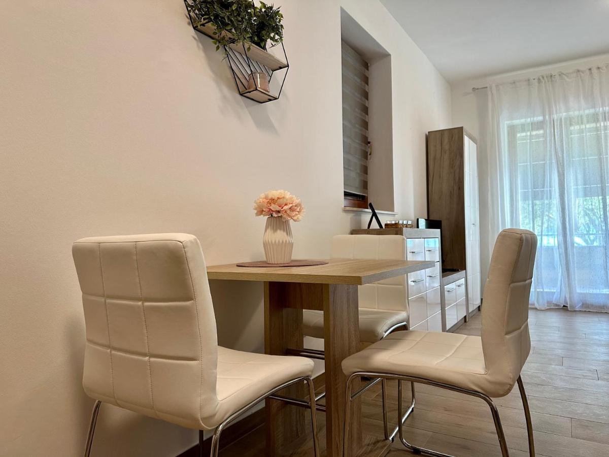 Apartmani Roko Biograd Na Moru Eksteriør billede