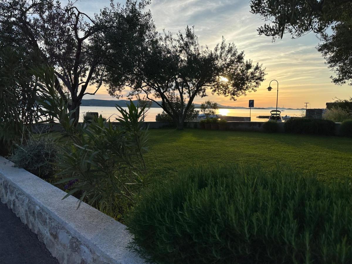 Apartmani Roko Biograd Na Moru Eksteriør billede
