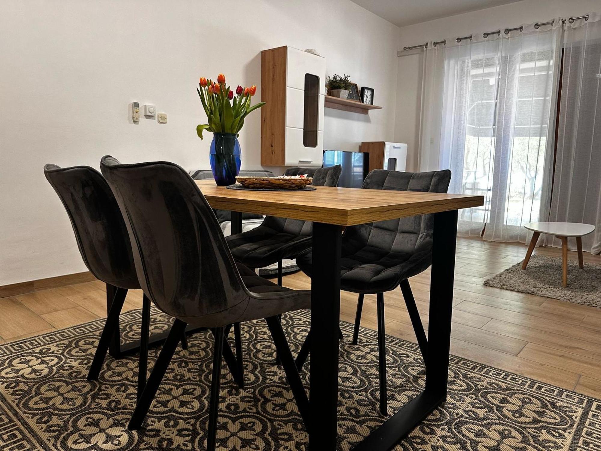 Apartmani Roko Biograd Na Moru Eksteriør billede