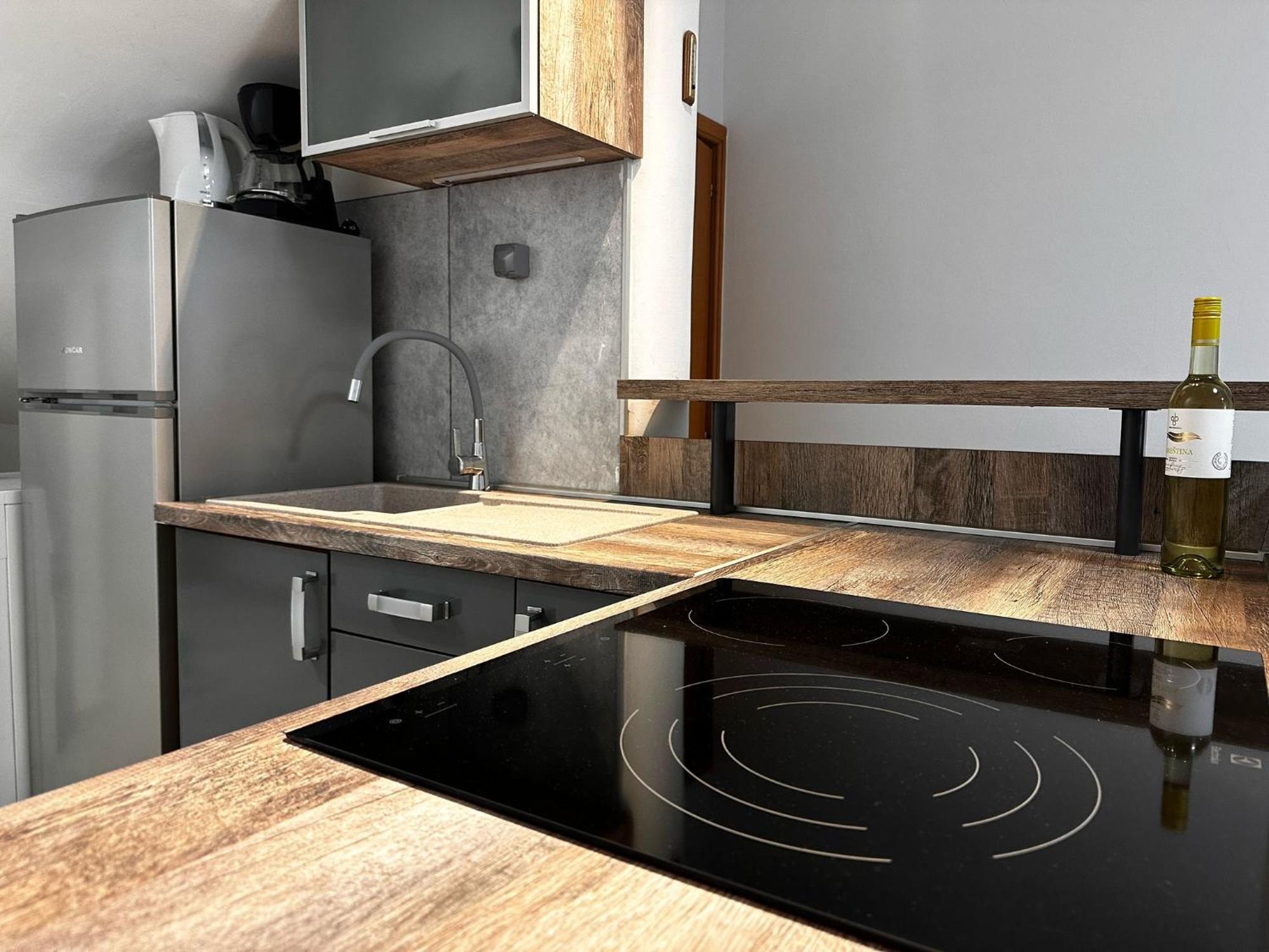 Apartmani Roko Biograd Na Moru Eksteriør billede